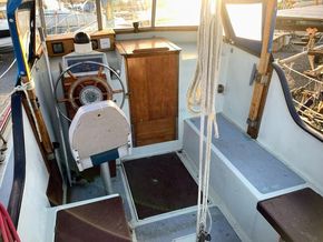 Neptune 33  - Cockpit
