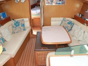 Jeanneau Sun Odyssey 42i  - Saloon