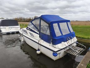 Fairline Holiday  - Exterior