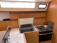 2012 Jeanneau Sun Odyssey 439