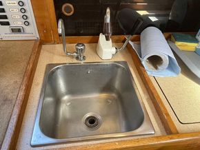 Sadler 32  - Galley
