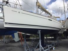 2010 DUFOUR 325 GRAND LARGE