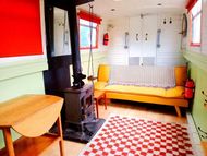 Bandera Rosa - 47' Cruiser Stern Narrowboat - New Engine