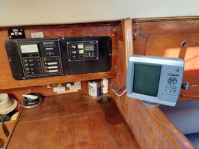 Moody 31 MkII  - Navigation Station