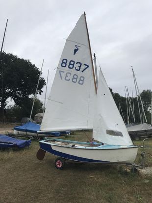 Heron sailing dinghy 8837 £395