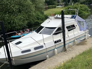 Sealine 305 fly bridge twin Volvo diesel
