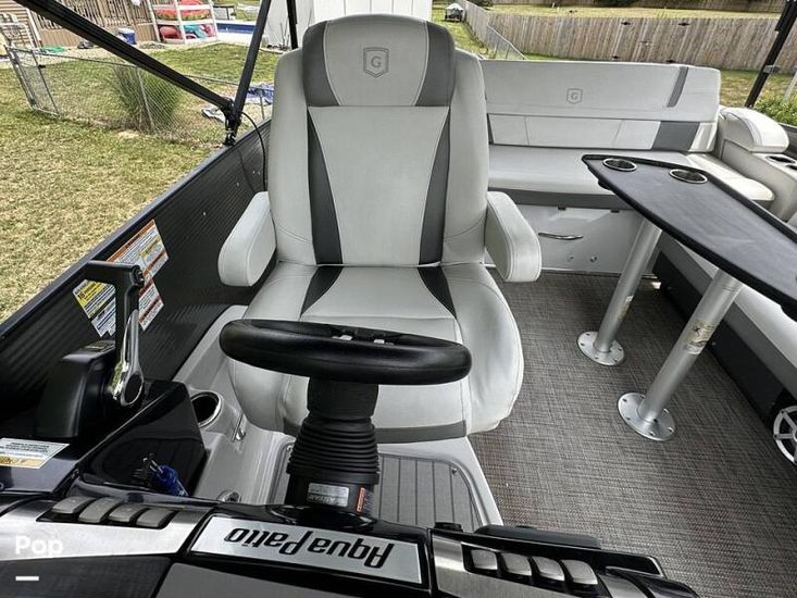 2017 Bimini aqua patio 255 sbc