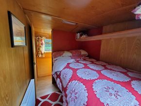 Bedroom 2 with 4ft 6ins double bed