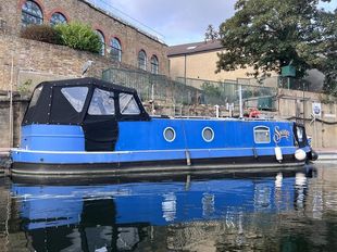 Turn key vessel on beautiful leisure mooring