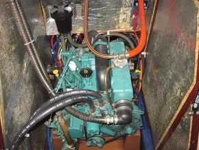 Bavaria 36  - Engine