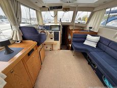 2000 Hardy Marine 32 Commander