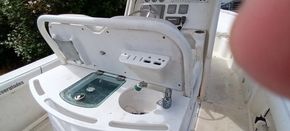 Livewell and freshwater sink