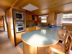 Widebeam 60 x 10 Cruiser Stern with London Mooring - Galley