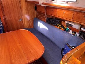 2006 Bavaria Cruiser 30 21