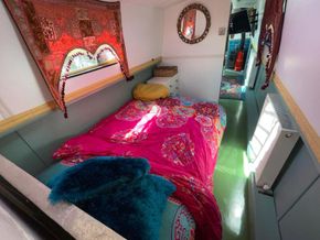 Narrowboat 65ft Cruiser Stern Hull has been extended !! - Cabin