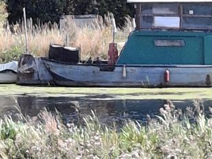 Dutch barge Henderika