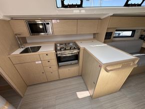 2025 Bavaria C42 25
