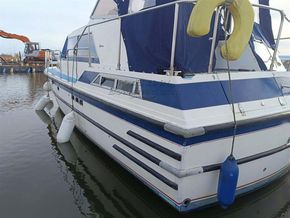 Broom 32  - Exterior
