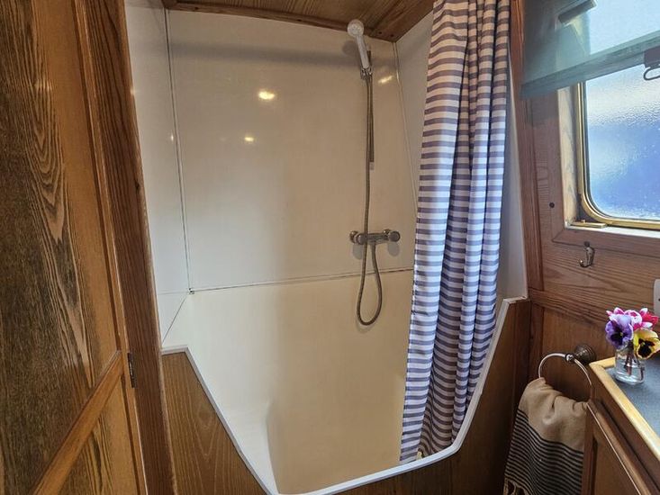 2006 57ft narrowboat w C. London mooring