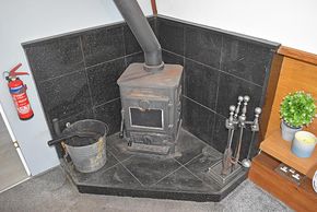 Solid fuel stove