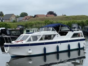 Lovely Viking 26 Aft Cabin.