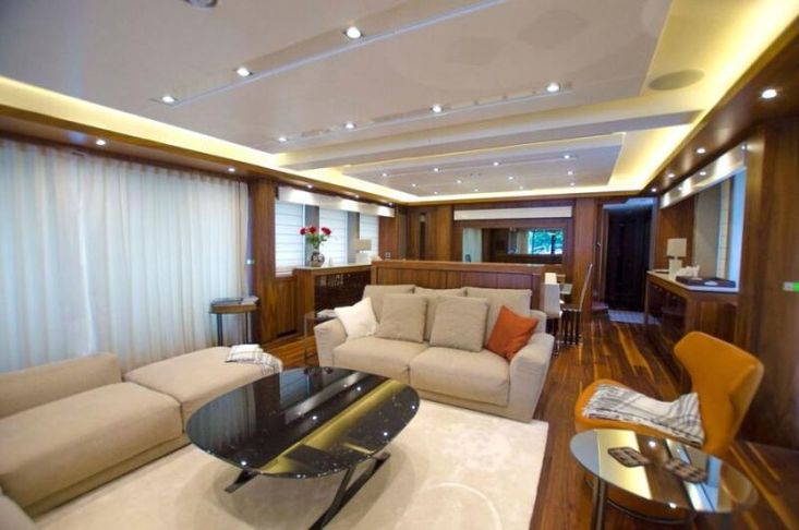 2015 Sunseeker Sport Yacht