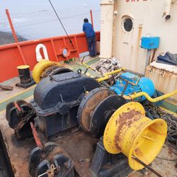 Mooring winch, chain and Stockless anchore set - used good for 2000 MT