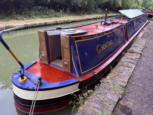 Sentinel &ndash; 70ft Traditional Narrowboat with Iconic Bolinder Engine