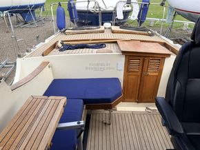 Hardy 945 Motor Cruiser  - Cockpit