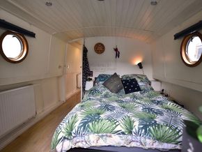 Viking Wide Beam 60 x 10 Highly desirable mooring - Cabin 