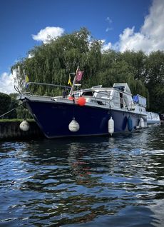 STEVENS 1140 MOTOR CRUISER