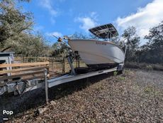 2004 Boston Whaler 240 Outrage