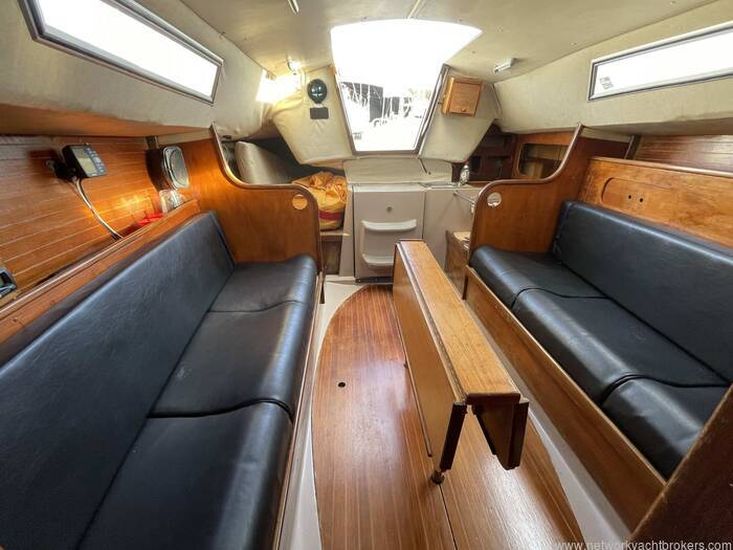 1982 Beneteau First 28