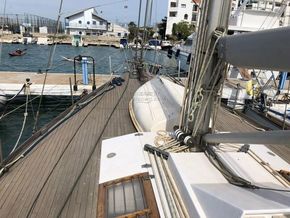 Orlando 49 Canoe Stern - Foredeck