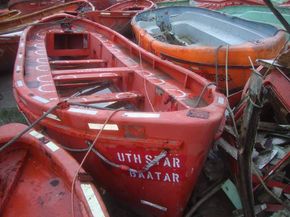 South Star 7.5x2.45 M Capacity 40 Persons 