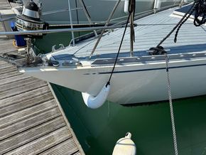 She 33  - Bow