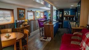 Kitchen/chill area