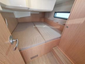  Bavaria C42 23
