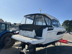 2022 Jeanneau NC33 6