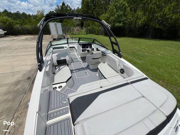 2021 Sea Ray 210 spx