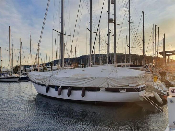 1982 Hallberg-Rassy 42 KETCH