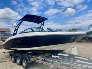 2022 Sea Ray 210 SPXE