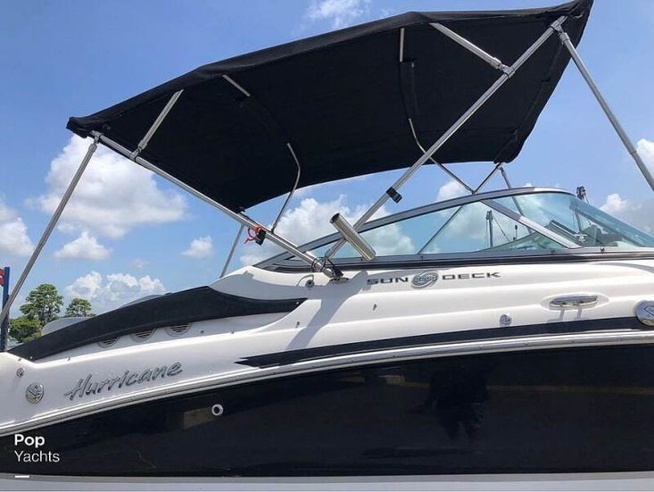 2010 Hurricane 2200 sundeck