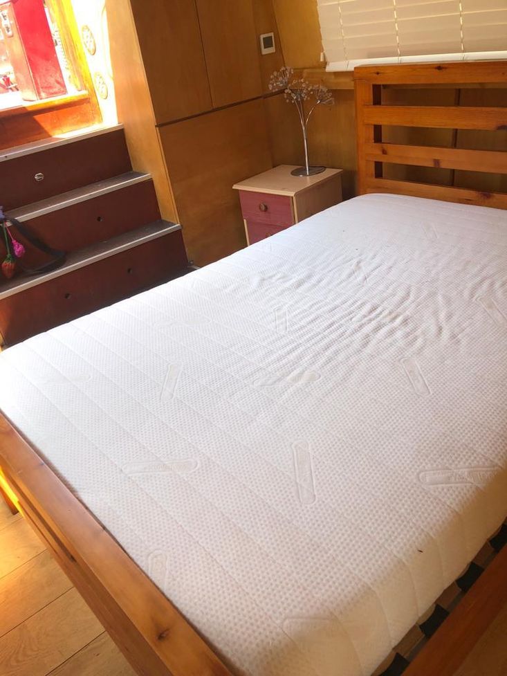 57ft x 10ft Wide Beam houseboat