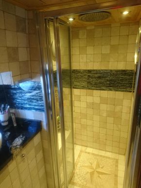 Main Ensuite Shower