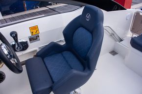 2024 Parker 630  Day Cruiser 39