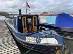 60ft semi traditional narrowboat by Aqualine