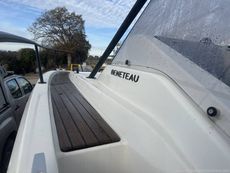 2022 Beneteau Flyer 8 Sundeck