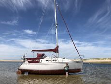 Delphia 29 swing keel yacht