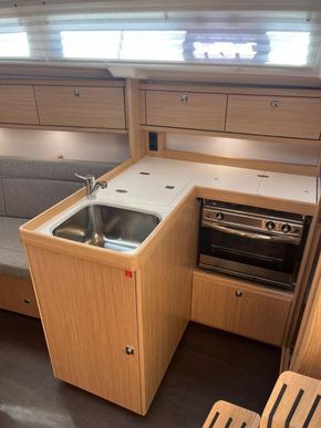 2023 Bavaria 34 Cruiser 19